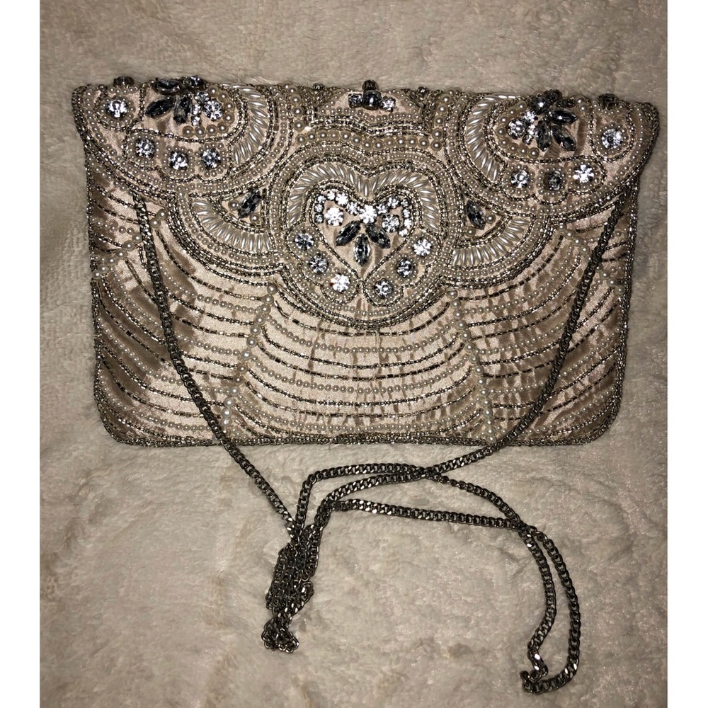 Silver Diamond embroidered side bag!